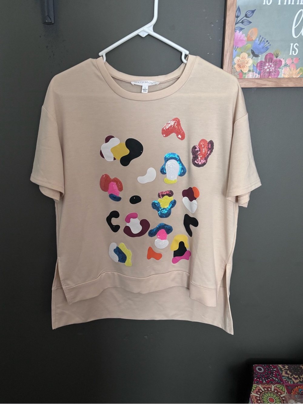 Beige Short-Sleeve Graphic Blouse with Multi-Color Appliqués